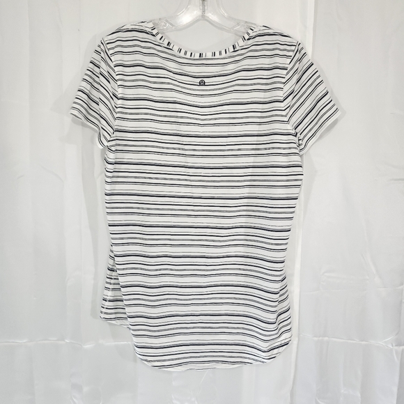 Lululemon Athletica Size 10 Black and White Striped V-Neck Tee - Picture 2 of 6